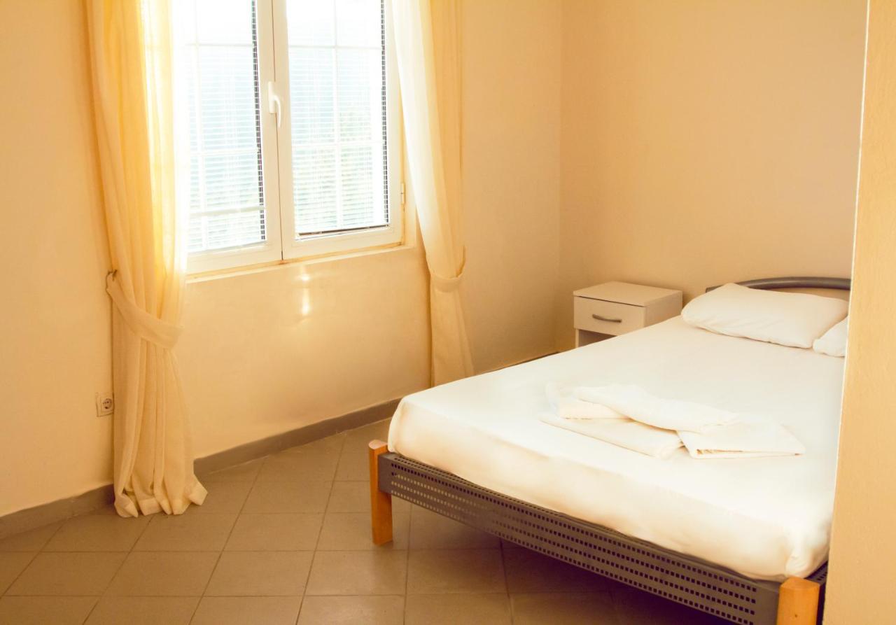 Hostel "Kraljica Snezna " Sutomore Eksteriør billede
