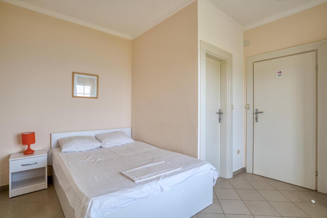 Hostel "Kraljica Snezna " Sutomore Eksteriør billede